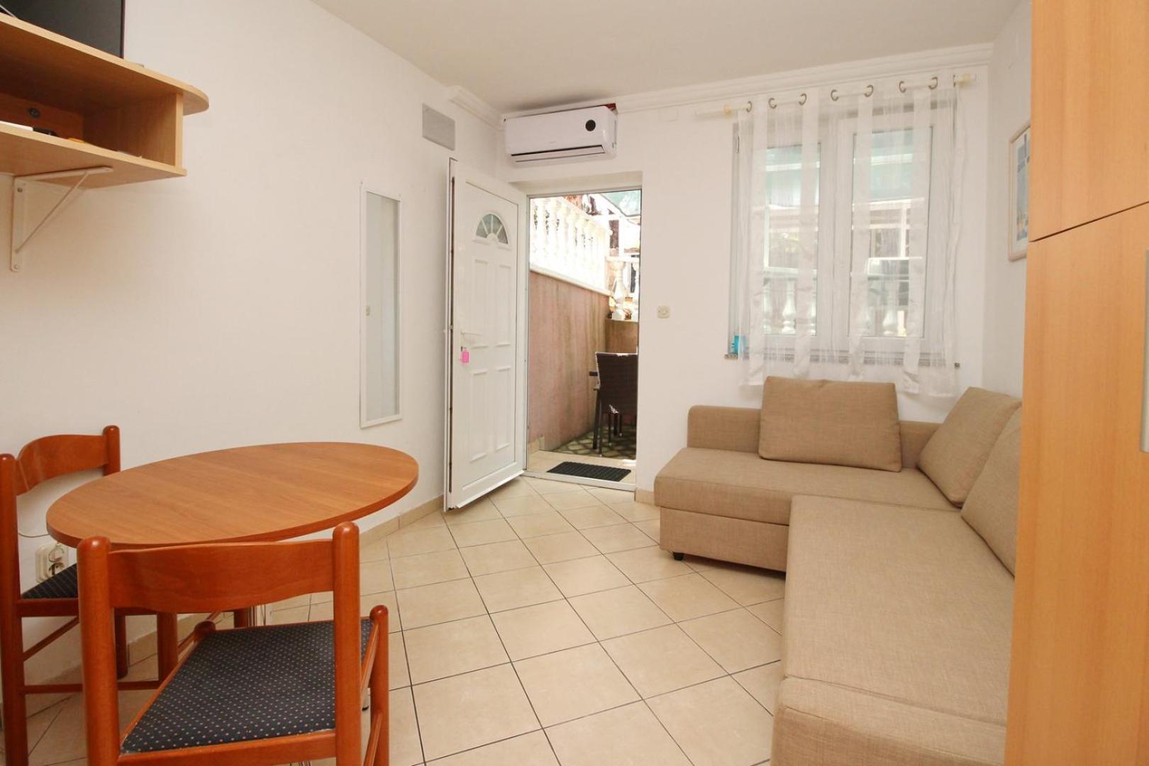 Guest house Lovincic Baska (Krk)